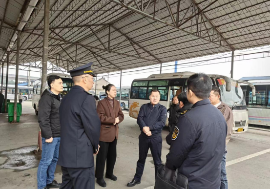 区领导督导常德汽车东站安全生产工作