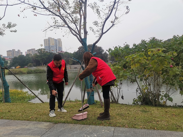 新时代文明实践耀武陵|永安街道开展河道清理志愿服务活动