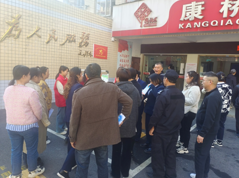 穿紫河街道康桥社区开展控违拆违宣传活动