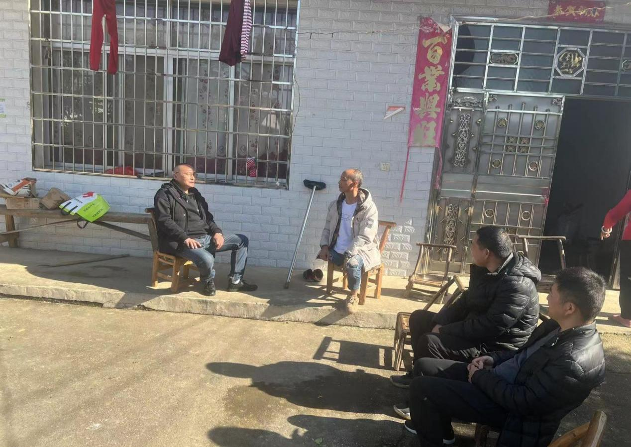 武陵区残联深入开展结对帮扶困难重度残疾人活动