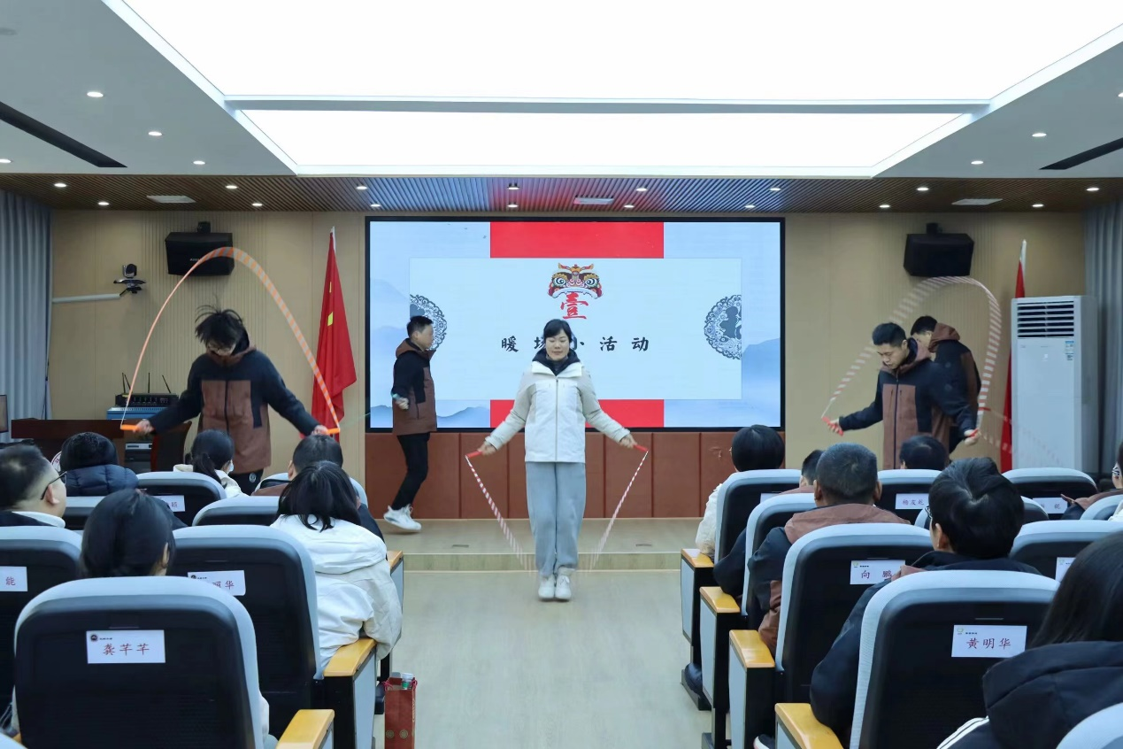 武陵区芦荻山乡小学开展2024年春季开学教师整训活动