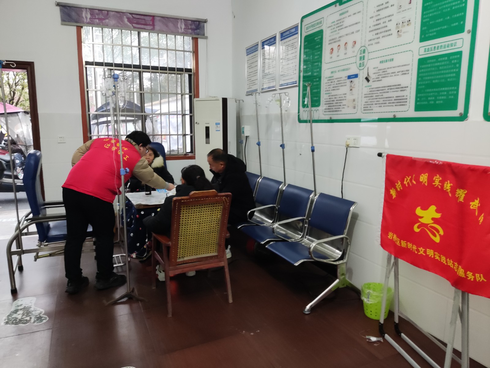 河洑镇岩桥社区：学雷锋•文明实践我行动——老年人防诈宣传志愿服务