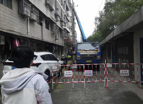 武陵区穿紫河街道：排除小隐患  平安幸福里