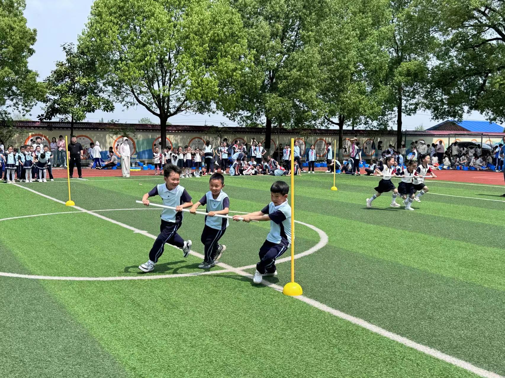 芦山小学举行第十二届广播操比赛暨趣味运动会
