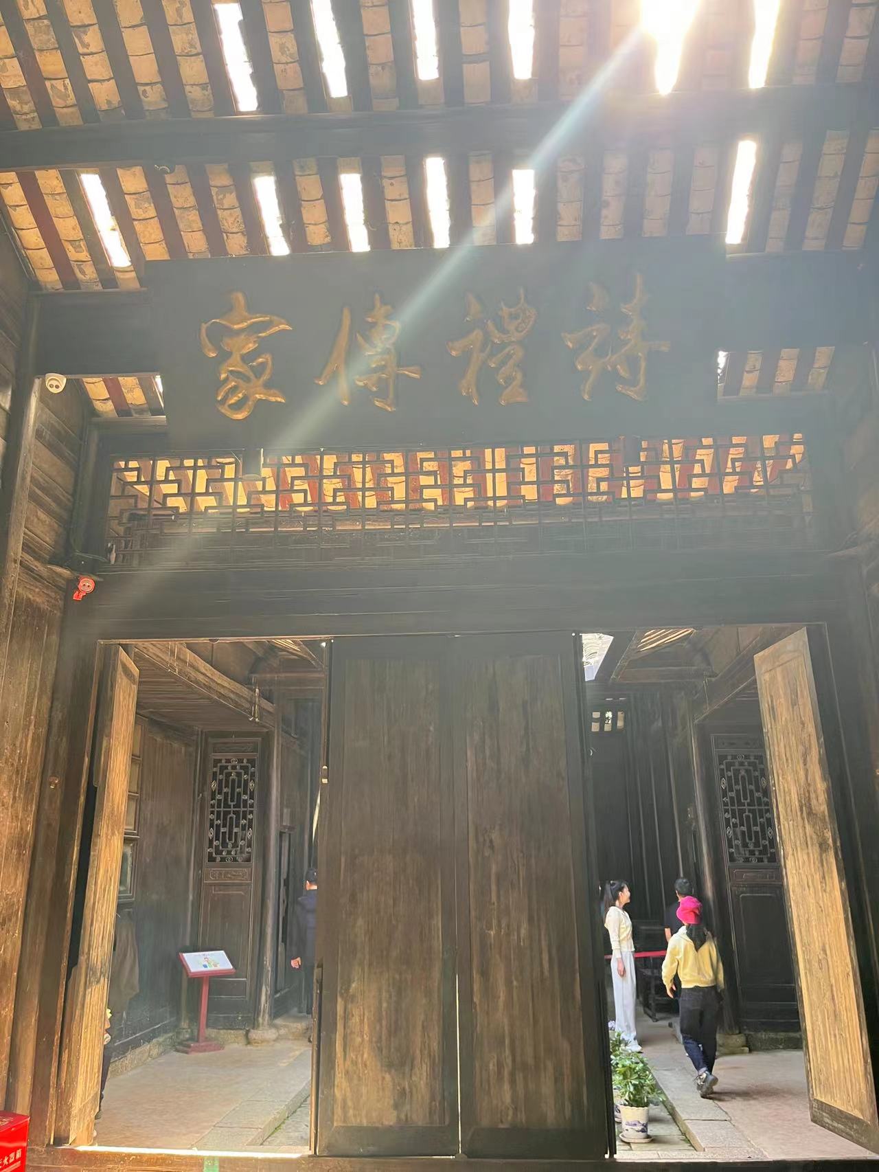 武陵区城管局永安中队开展红色教育活动
