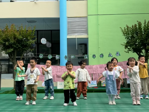 武陵区丹洲乡坪湖幼儿园举行第十五届阅读节闭幕式