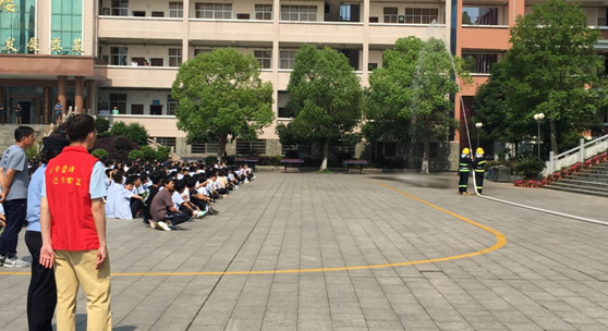 穿紫河街道滨湖社区：消防安全演练进校园