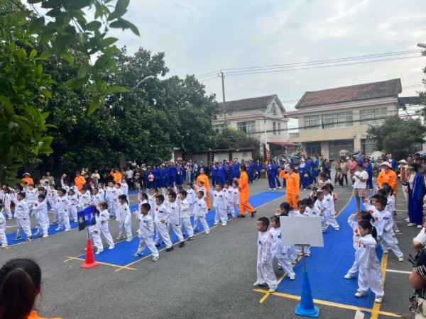 童心向太空 共筑航天梦——丹洲乡坪湖幼儿园举办航天主题亲子活动