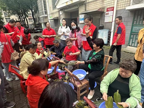 永安街道东苑社区：粽香飘邻里 文明入万家