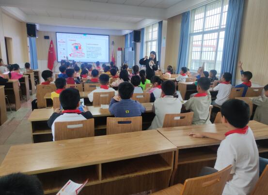 丹洲司法所开展“法治布谷鸟”公益律师大讲堂活动