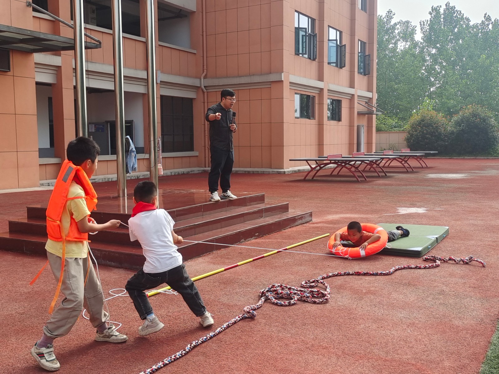 防“溺”于未然  安全伴我行——丹洲乡坪湖小学 “防溺水”应急演练活动