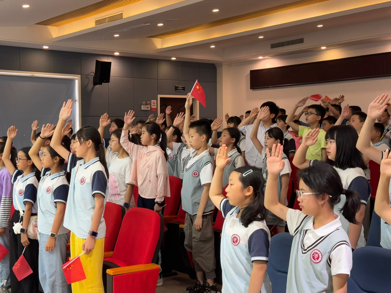 湖南文理学院数理学院学生党支部音乐思政课走进德景园小学