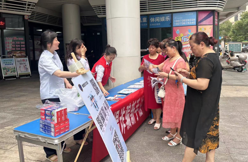 长胜桥社区开展防诈骗及非法集资宣传进万家活动