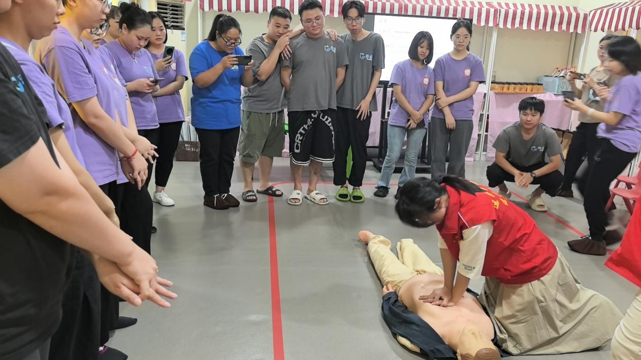 芷兰街道社区卫生服务中心：传播应急救护知识 呵护少儿成长
