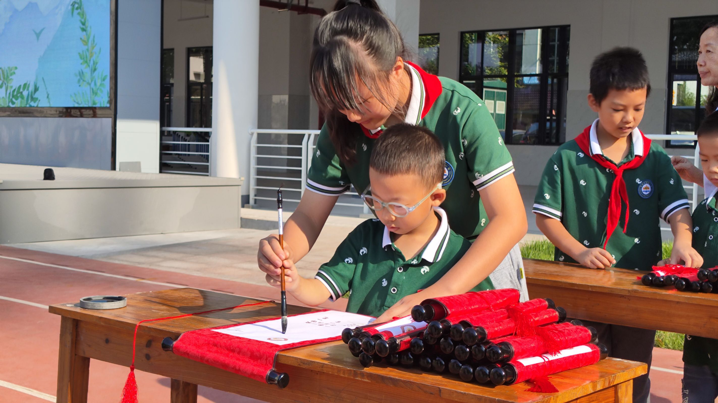 武陵区育英小学举行新生入学礼