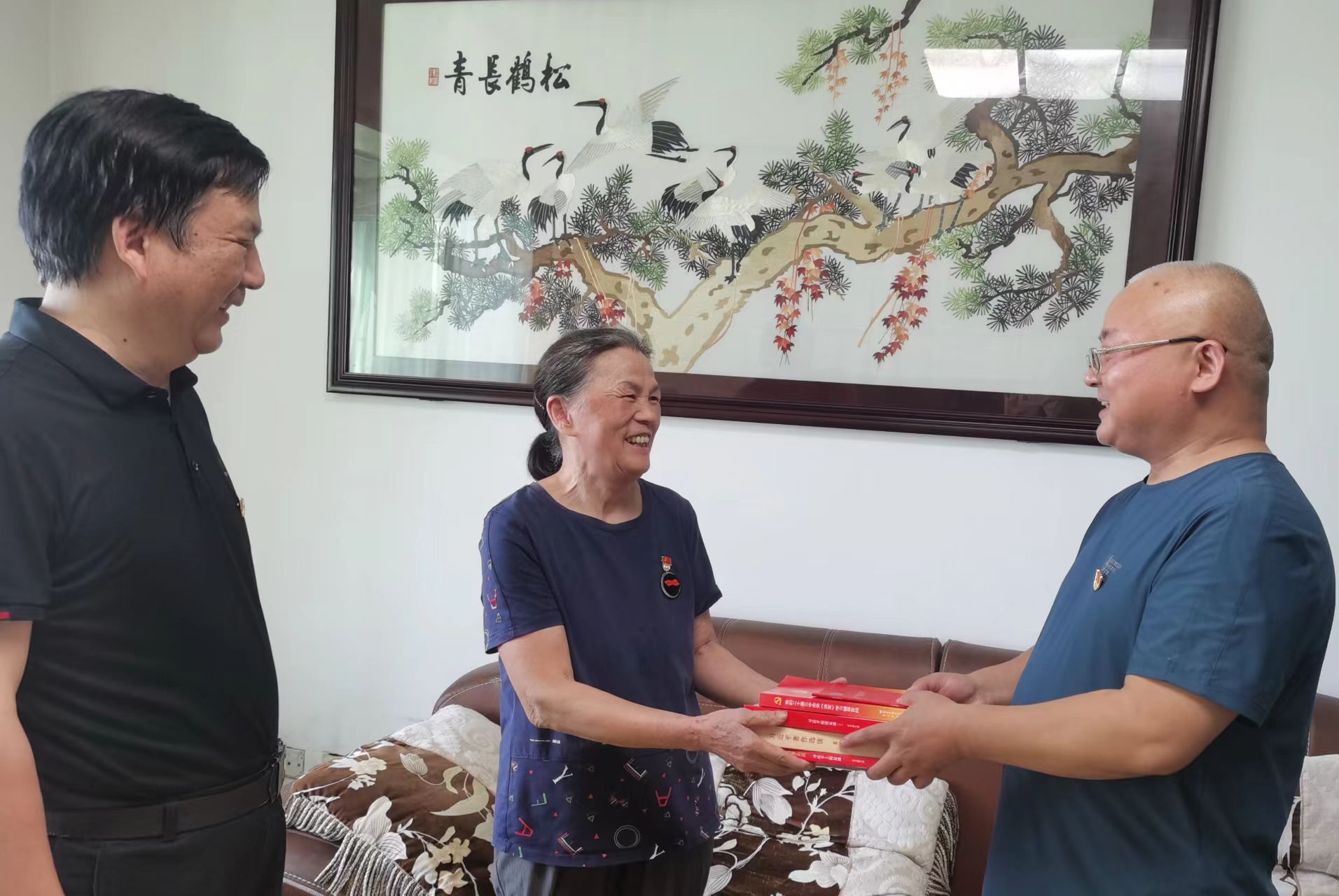 芙蓉街道社区卫生服务中心：喜迎国庆 送“学”上门