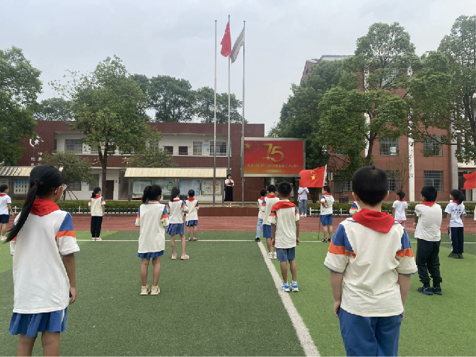 社木铺小学：传承红色基因 庆祝祖国华诞
