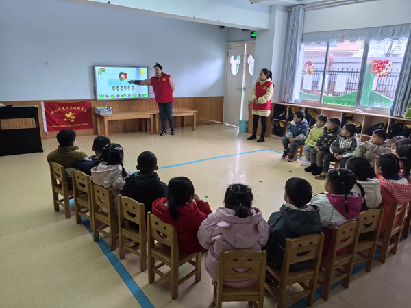 武陵区永安街道甘露寺社区开展“学雷锋·文明实践我行动”主题活动