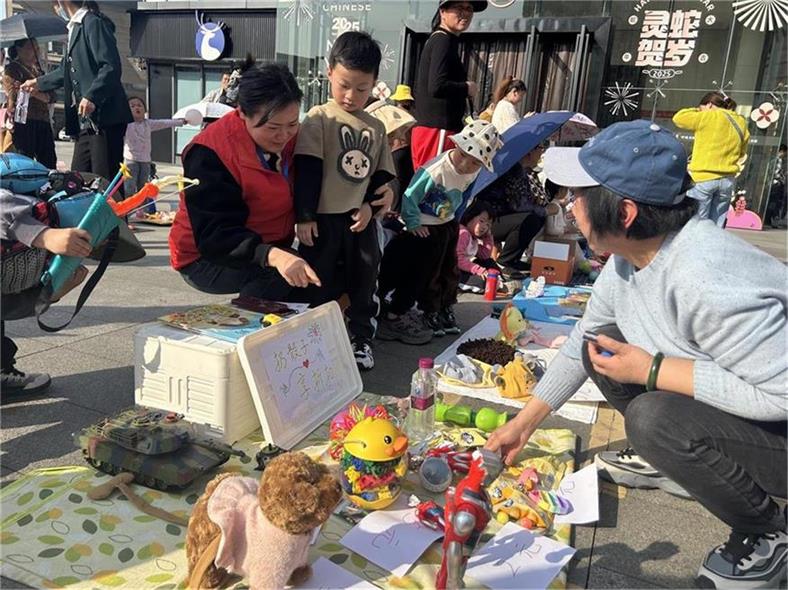 芙蓉街道：春日义卖集市书写暖人篇章