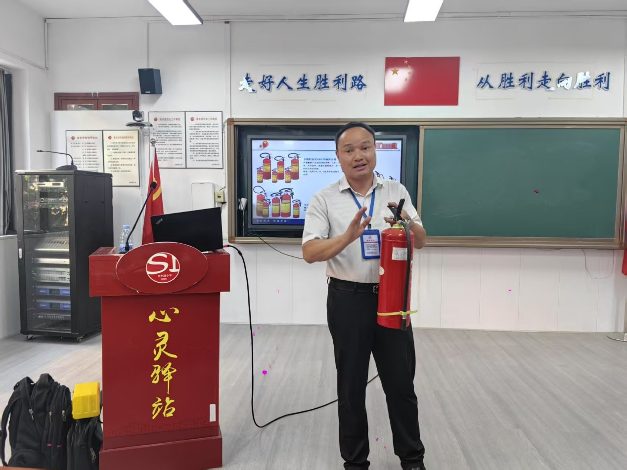 胜利路小学：消防演练始于“心”  防范未“燃”始于行