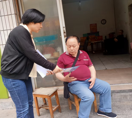 紫河街道新光社区开展防范非法集资宣传活动