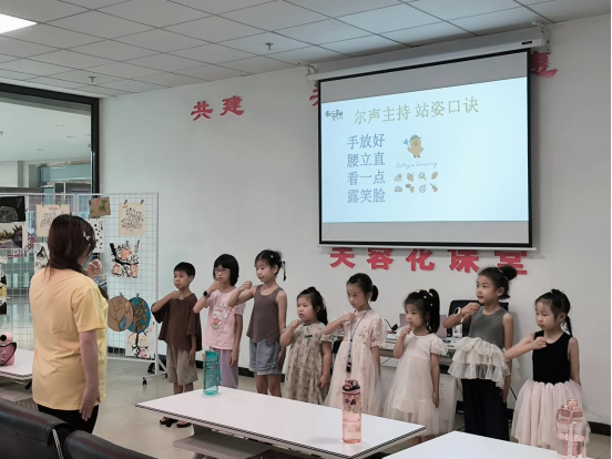 “芙蓉花”志愿绽放 优街五日暖童心