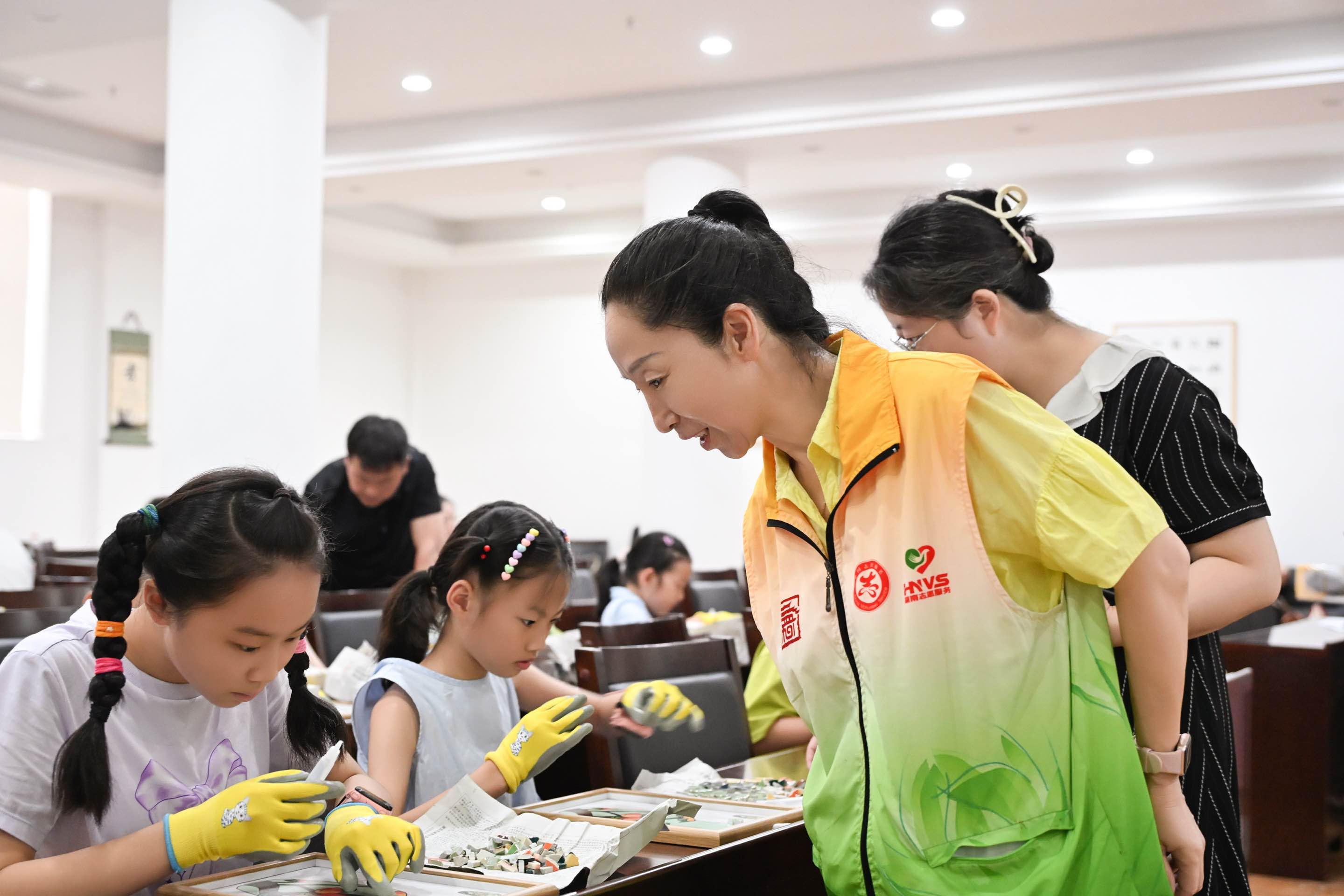 常德博物馆开展陶瓷拼画创意手工活动