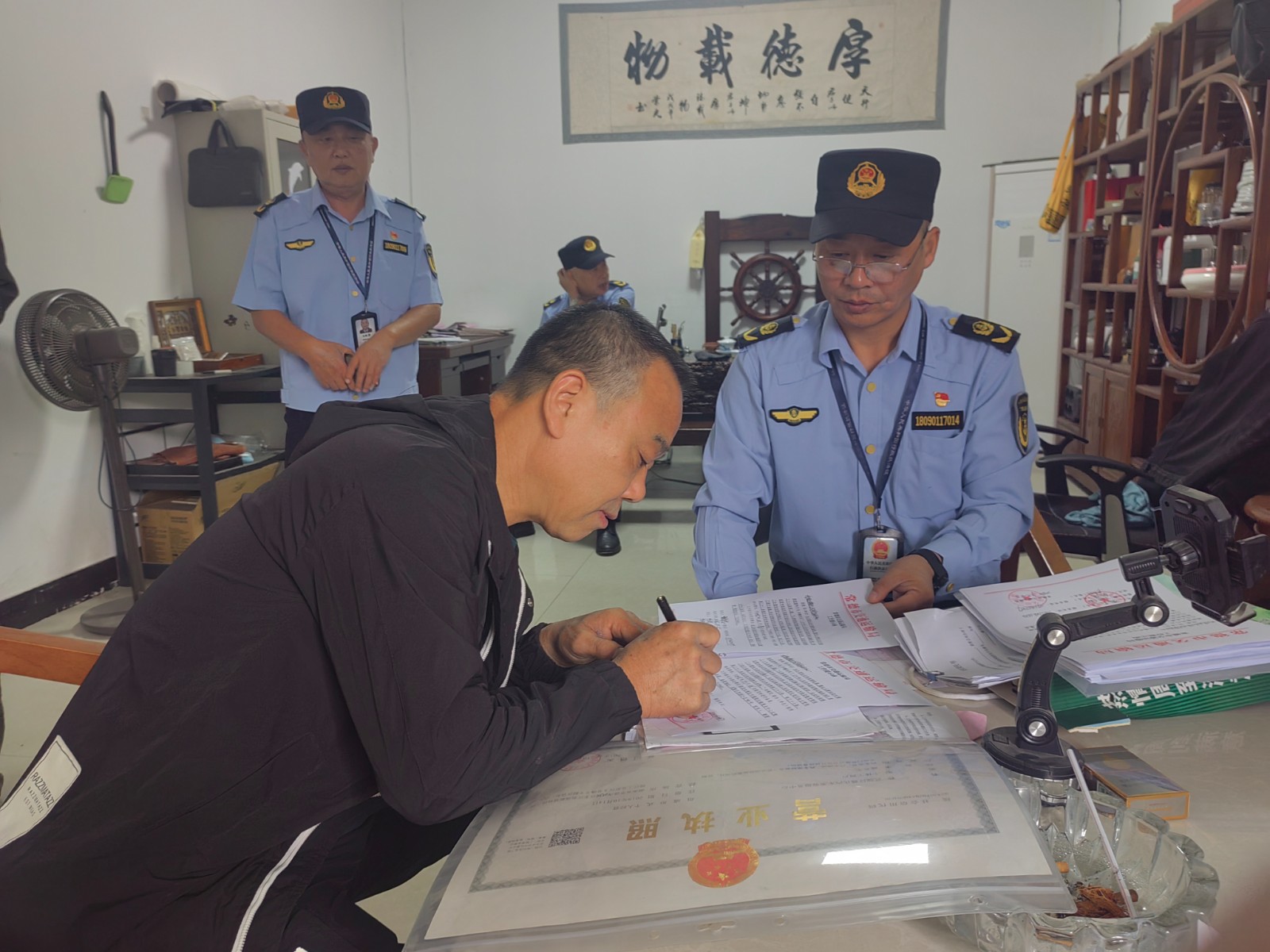武陵区交通运输局开展机动车维修企业烤漆房环境联合检查