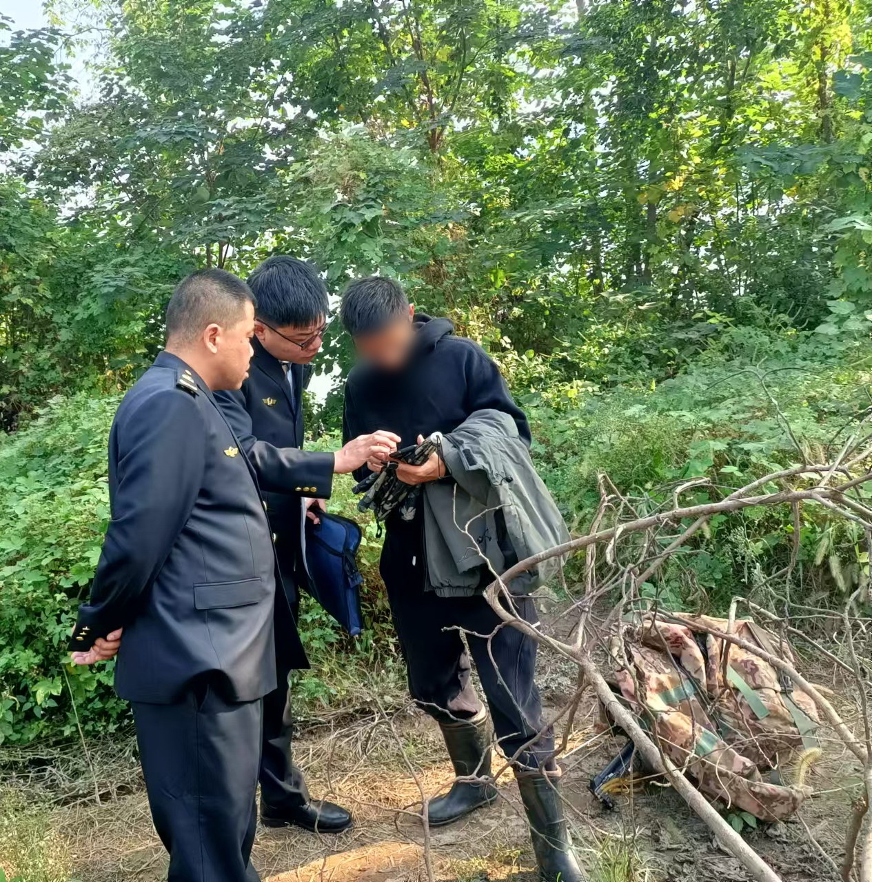 武陵区白马湖街道：“执法 + 普法” 双向发力 筑牢沅江饮水安全防线
