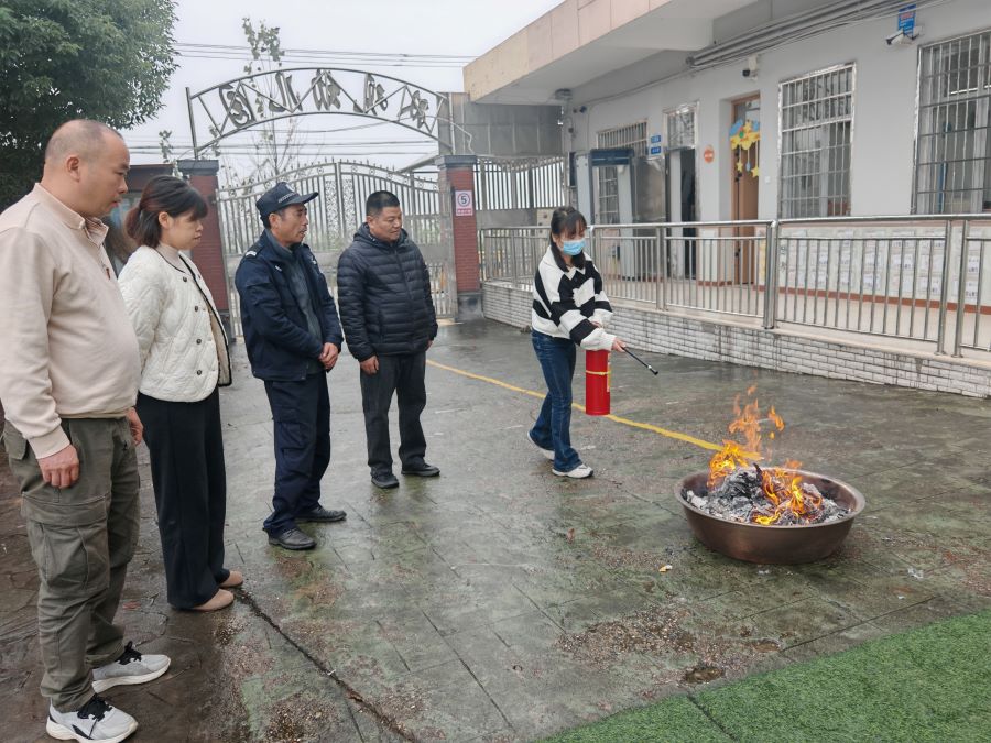 武陵区双观幼儿园开展消防安全演练活动