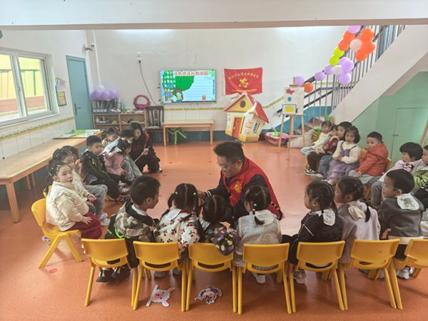 永安街道竹园社区开展 “扫黄打非·护苗”宣传活动