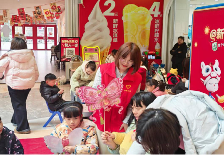 芙蓉街道开展“芙蓉花”公益课堂亲子活动