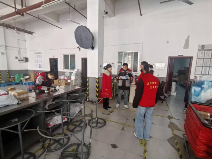 长庚街道开展文化出版电影市场专项巡查行动