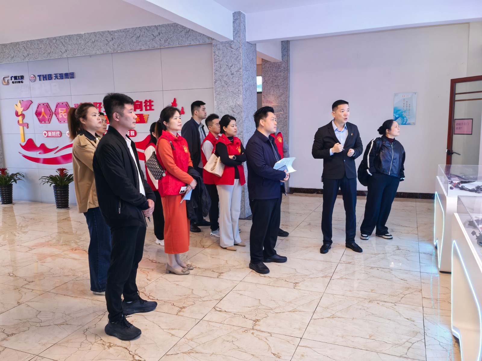 启明街道政协委员工作室开展企业走访考察暨履职座谈活动