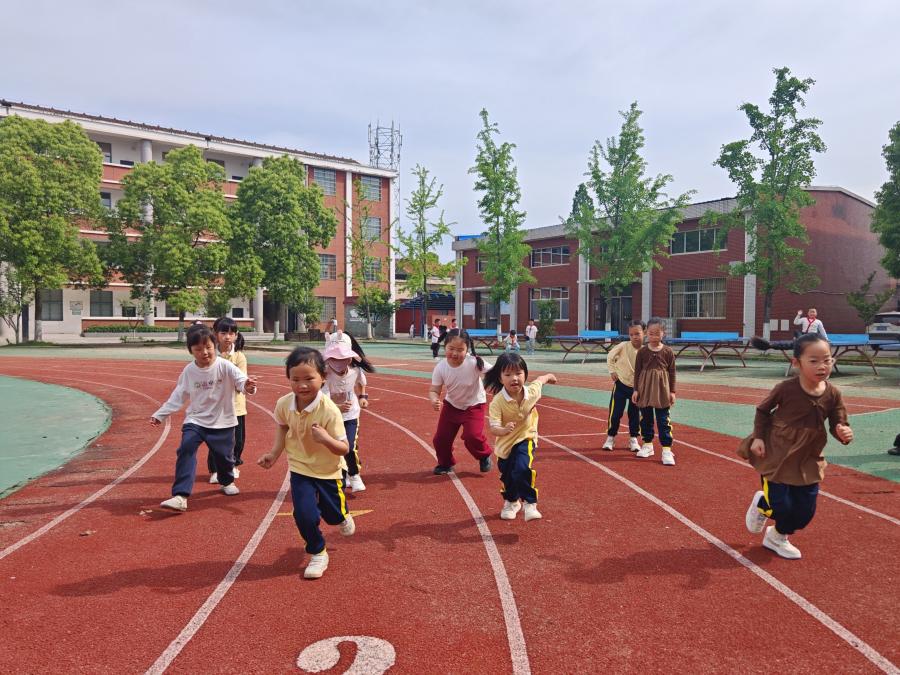 芦荻山乡双观幼儿园开展幼小衔接活动