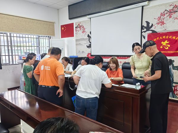 永安街道：便民办证进社区 贴心服务暖民心